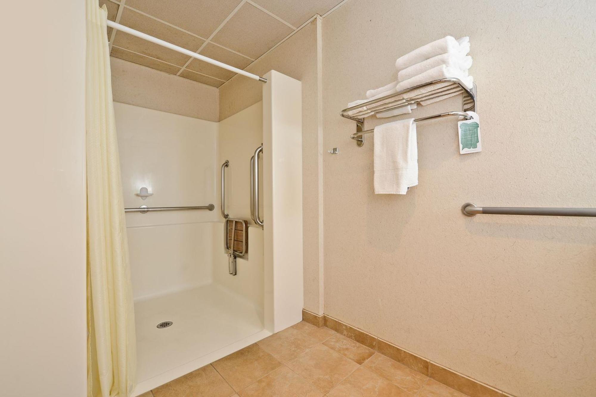 Comfort Inn & Suites Gateway To Glacier National Park Shelby Extérieur photo